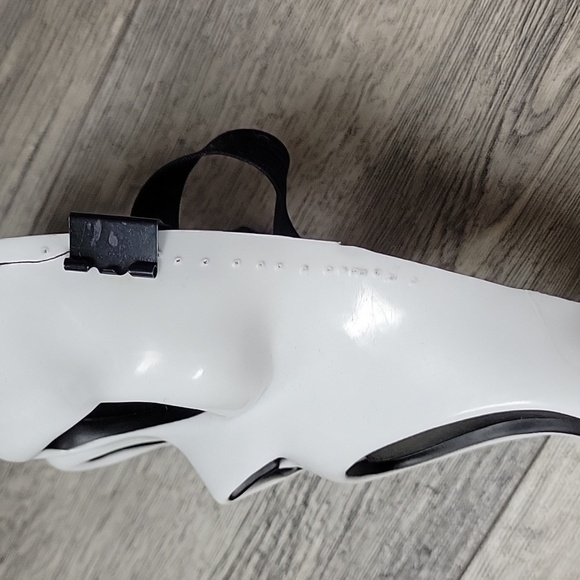White Ghost Face Mask - Picture 2 of 3